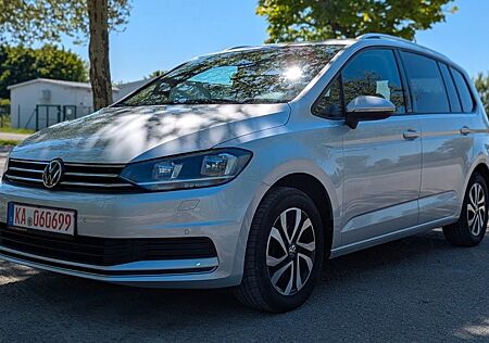 VW Touran Volkswagen 1.5 TSI Active, ACC, 7-Sitze, 1 Hand, TÜV NEU