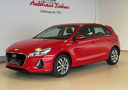 Hyundai i30 1.4 Trend +Navi+Sitzheizung+Carplay+R.Kamera