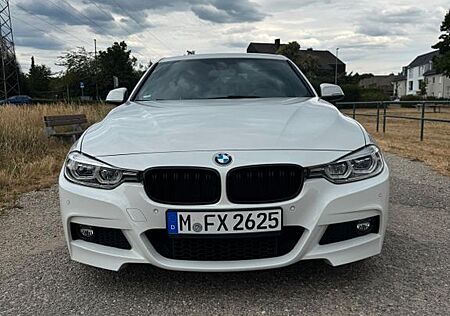 BMW 320i M Sport/8-fach bereift/Schekheft/Unfallfrei