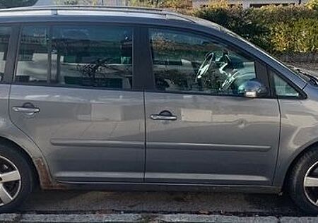 VW Touran Volkswagen 2.0 TDI Highline Highline