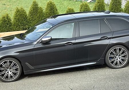 BMW M550 xDr Pano+HUD+Masge+Standdheizg+DrivingPlus