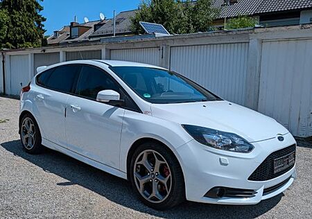Ford Focus 2,0 EcoBoost ST Leder Recaro ST