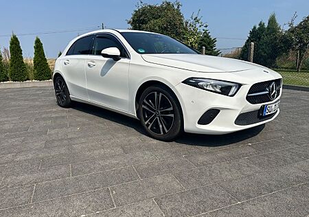 Mercedes-Benz A 180 -Progressive Mbux Navi 18 zoll Diamantgril