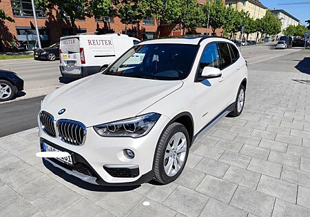 BMW X1 xDrive20i xLine Panorama Dach