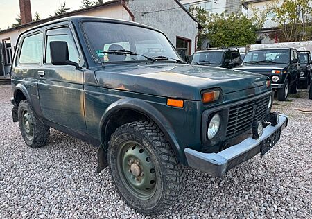 Lada Niva Only*AHK*4x4*CD-Radio*Tüv Neu*2 Hand*