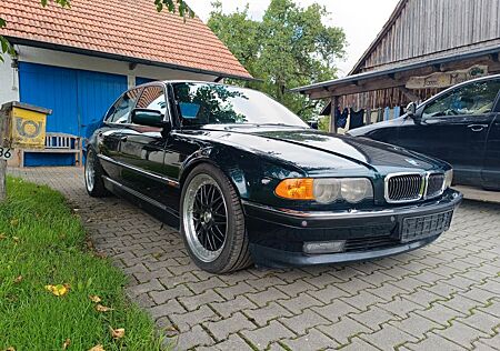 BMW 740i A - e38