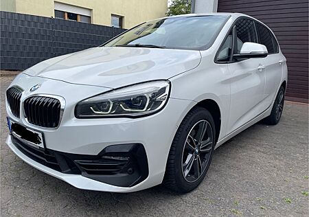 BMW 218 Active Tourer Sport Line AHK Scheckheft LCI