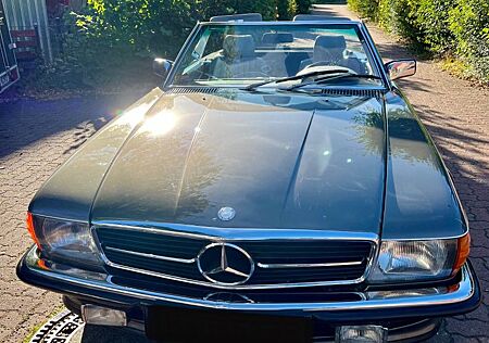 Mercedes-Benz SL 300 Typ 107 - Cabrio mit Hardtop
