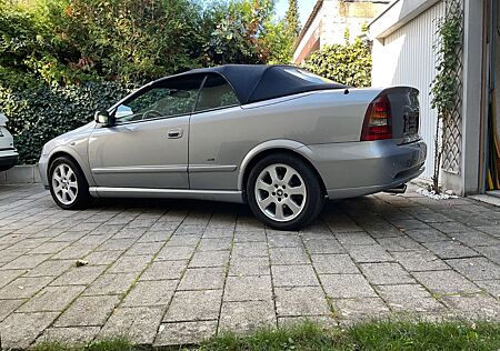 Opel Astra Cabrio 2.2 -