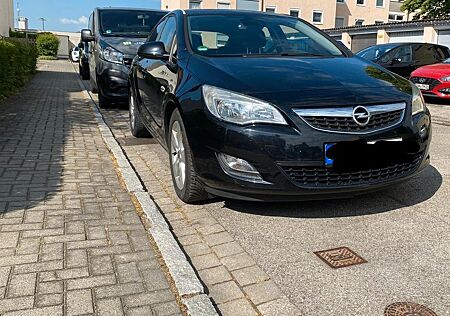 Opel Astra J