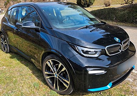 BMW i3s (42kWh), 135kW, Harman Kar, Navi Prof, Suite