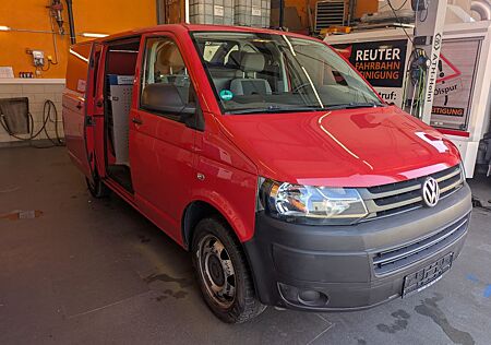 VW T5 Transporter Volkswagen m. Regalsystem