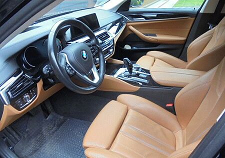 BMW 530 d Touring xDrive Luxury Line/Panodach,AHK