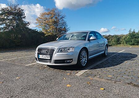 Audi A8 4.2 TDI tiptronic quattro - wenig Kilometer