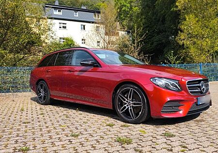 Mercedes-Benz E 300 d T Autom. - Burmester Widescreen 2x AMG