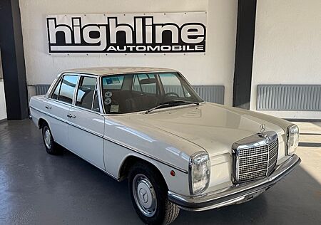Mercedes-Benz 230 Limousine (W114) - Oldtimer