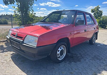 Skoda Favorit /Erste Hand-94TKM Rentnerin Car.