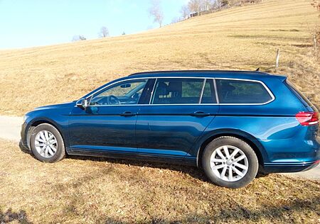 VW Passat Variant Volkswagen 2.0 TDI SCR Business Variant ...