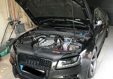 Audi S5 4.2 FSI quattro -