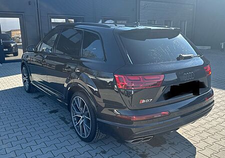 Audi Q7 Quattro 3xS line Pano Matrix AHK SQ7