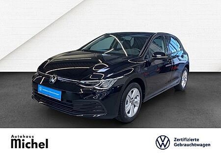 VW Golf Volkswagen VIII 1.5 eTSI DSG Life LED TravelAssist Nav