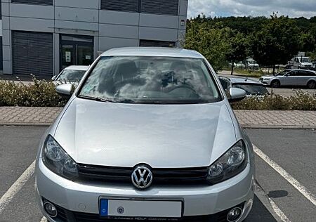 VW Golf Volkswagen 1.2 TSI 63 kW / KLIMA / RADIO-CD / BC / NSW