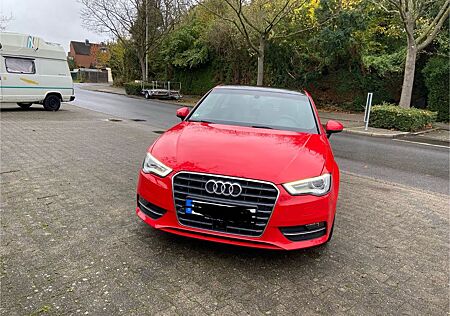 Audi A3 1.8 TFSI S tronic S line S line 8V TÜV neu
