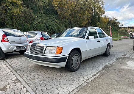 Mercedes-Benz 230