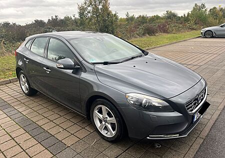 Volvo V40 D2 -