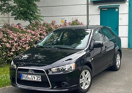 Mitsubishi Lancer von Opa. 1A Zustand VB