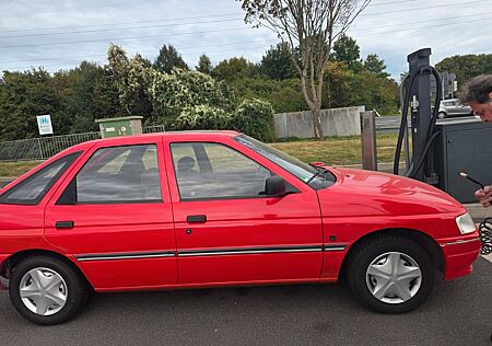 Ford Escort 1.6i 16V