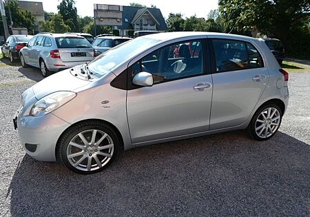 Toyota Yaris Cool 2.Hd,17Zoll,Klimaut.,Digitaltacho,Top