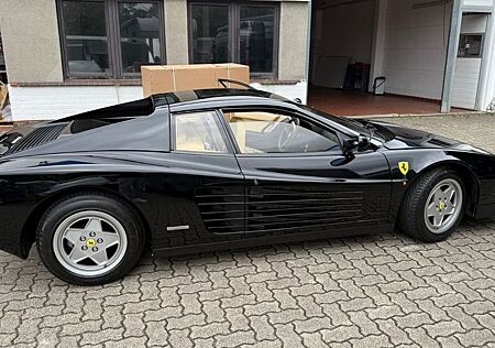Ferrari Testarossa mit Kat (orig.Schweizer Auslieferung)