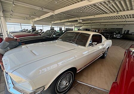 Ford Mustang Fastback GTA 6390 ccm Big Block