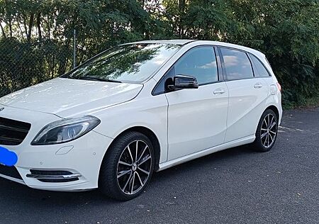 Mercedes-Benz B 200 -PDC/KLIMA/BI-XENON/SPORTPAKET