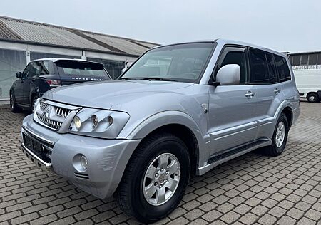 Mitsubishi Pajero 3.2 DI-D Dakar 7-Sitzer!!! TÜV 04/2027
