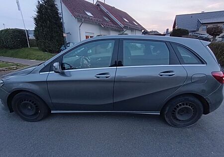 Mercedes-Benz B 200 d