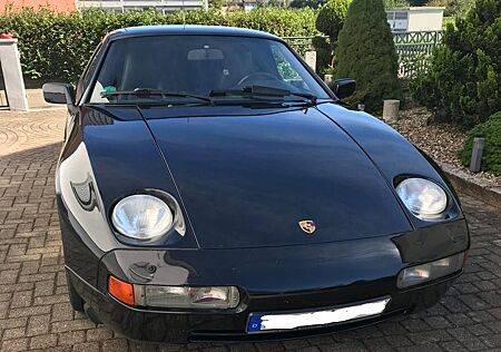 Porsche 928 S 4