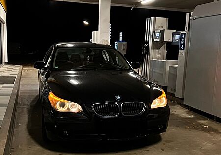 BMW 525i A -