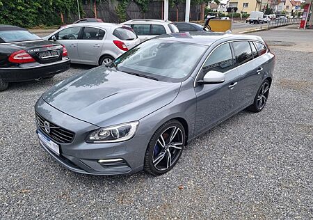 Volvo V60 Kombi Momentum~Sehr Guter Zustand~Euro6