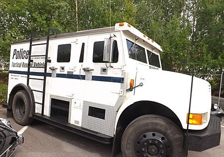 Andere SWAT Police Truck- DIE SUPERLATIVE SENSATION !