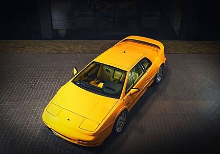 Lotus Esprit V8