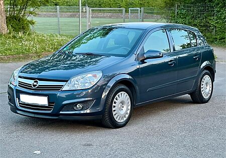 Opel Astra H 1.6 NAVI/SHZ TÜV & Service NEU