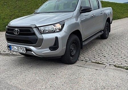 Toyota Hilux Double Cab 4X4 Schalter AHK Kamera