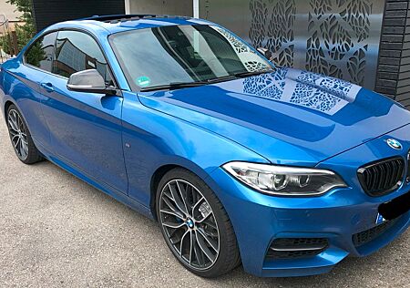 BMW M235i mit Vollausstattung, Carbon; TÜV neu