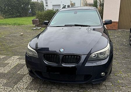 BMW 525i A -