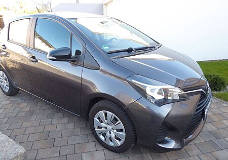 Toyota Yaris 1,0-l-Dual-VVT-i - wenig km, Scheckheft