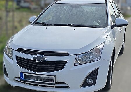 Chevrolet Cruze 1.7 TD LT+ Kombi weiß