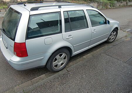VW Bora Volkswagen 1.9TDI Automatic . Variant ,nur 87000 km