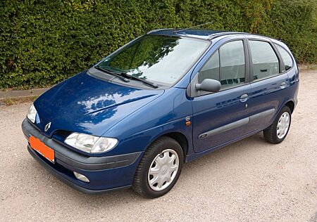 Renault Scenic 1.4 16V - TÜV 08/2027